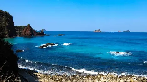Les côtes îles Dôzen, archipel d'Oki Les côtes îles Dôzen, archipel d'Oki
