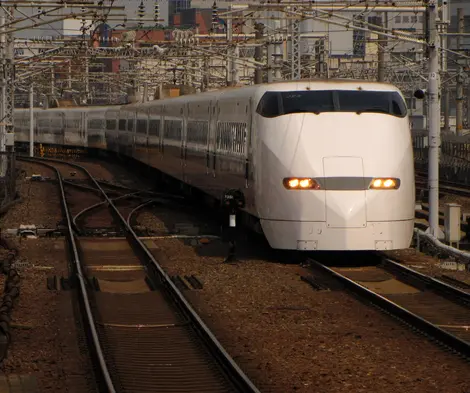 Shinkansen série 300, 270km/h en 1992 sur la ligne San'yô Shinkansen série 300, 270km/h en 1992 sur la ligne San'yô