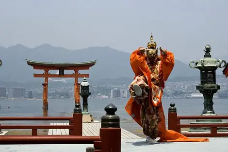 bugaku-miyajima bugaku-miyajima