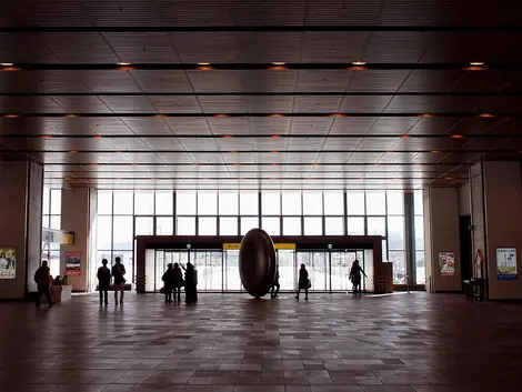 La gare d'Asahikawa toute de bois vêtue