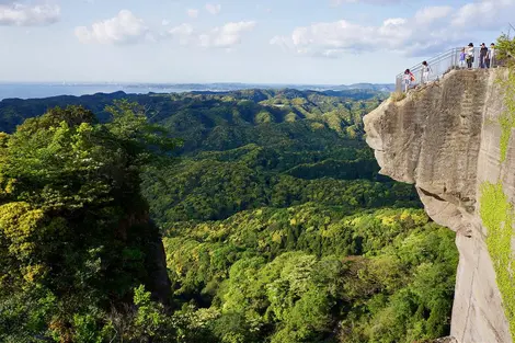 Jigogu nozoki, the look of hell from the top of the mountain