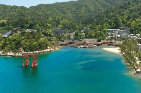 Le torii du sanctuaire d'Itsukushima, sur l'île de Miyajima