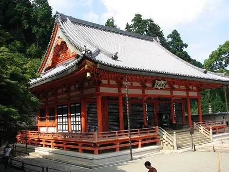 Le temple Katsuo-ji https://www.flickr.com/photos/mshades/1240997094/in/dateposted/