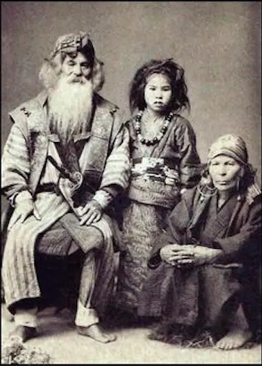 Famille Ainu Famille Ainu