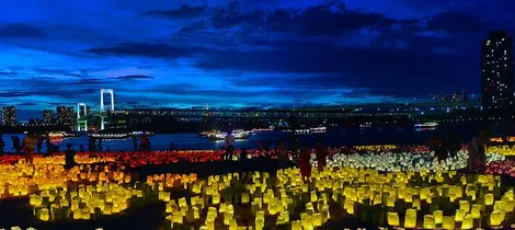 Le jour de la mer, célébré  sur l'île artificielle d'Odaiba à Tokyo