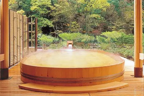Bain extérieur côté forêt Bain extérieur côté forêt