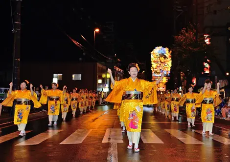 Danseuses du tachineputa de Goshogawara