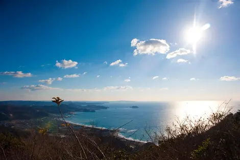 La baie de Tokyo vue depuis le mont Nokogiri La baie de Tokyo vue depuis le mont Nokogiri