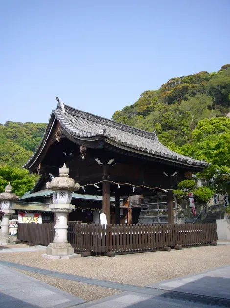 Le sanctuaire Kitano Tenman-jinja se situe dans les hauteurs de la ville de Kobe