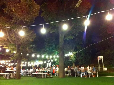 Le Forest beer garden, près du parc du sanctuaire Meiji, à Tokyo Le Forest beer garden, près du parc du sanctuaire Meiji, à Tokyo
