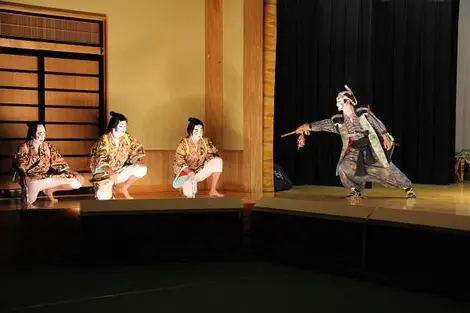 Les pêcheurs du village de Sai ont perpétué de génération en génération la tradition du Kabuki Les pêcheurs du village de Sai ont perpétué de génération en génération la tradition du Kabuki
