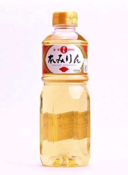 Une bouteille de hon mirin. Une bouteille de hon mirin.
