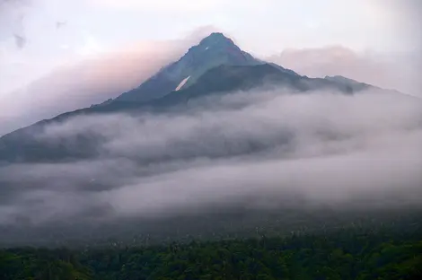 Le Mont Rishiri vu du port d'Oshidomari sur l'île de Rishiri  Hokkaido