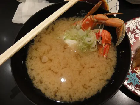 Crab miso soup Soupe miso au crabe