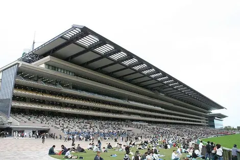 tribunes-hippodrome-fuchu tribunes-hippodrome-fuchu