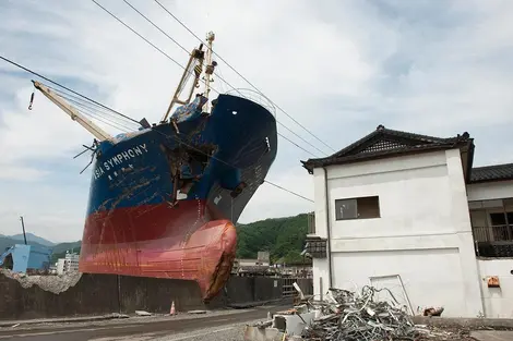 Le port de Kamaishi après le tsunami de 2011 Le port de Kamaishi après le tsunami de 2011