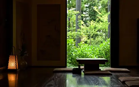 Maison de thé dans la forêt des arts