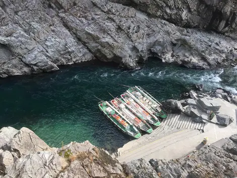 Embarquez pour une aventure au milieu des falaises Embarquez pour une aventure au milieu des falaises