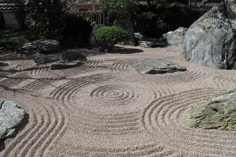 Le wabi sabi se retrouve aussi dans l'esthétique des jardins secs