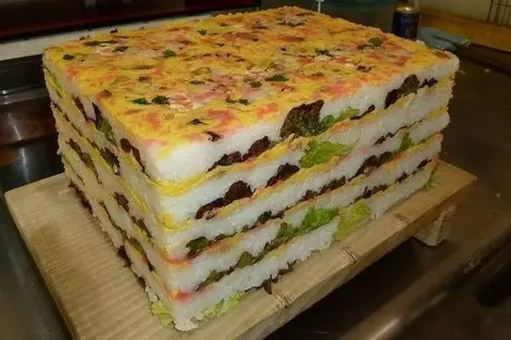 L'Iwakuni-zushi est un sushi à étages