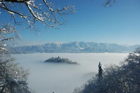 Le château dans le ciel en hiver