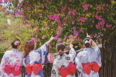 Les yukata sont très appréciés pour leur légèreté lors des matsuri Les yukata sont très appréciés pour leur légèreté lors des matsuri
