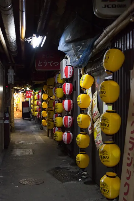 Yurakucho gado shita 