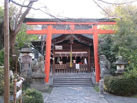 Kango-jinja_haiden Kango-jinja_haiden