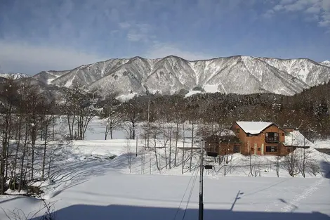 Le lac Aoki en hiver Le lac Aoki en hiver