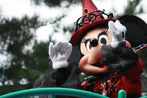 Tokyo Disneyland vit au rythme de Halloween jusqu'au 31 octobre Tokyo Disneyland vit au rythme de Halloween jusqu'au 31 octobre