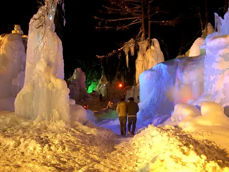 Un parcours a été aménagé dans la glace