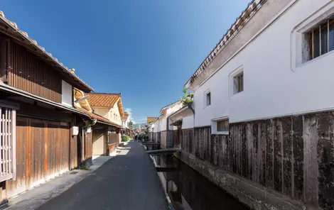 Shirakabe Dozogun Akagawara