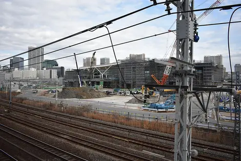 Les travaux de construction de la gare de Takanawa Gateway