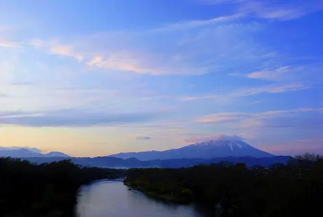 Vue lointaine du Mont Iwate