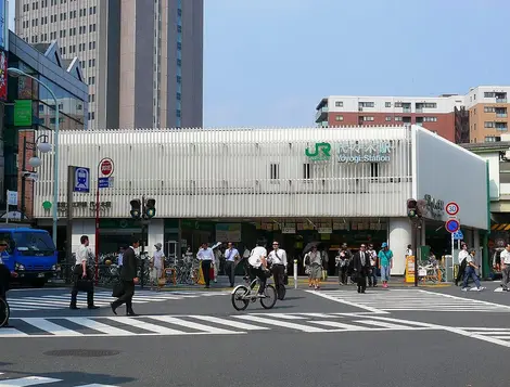 La gare JR de Yoyogi. sortie ouest.