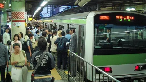 La Yamanote à la gare de Shinjuku
