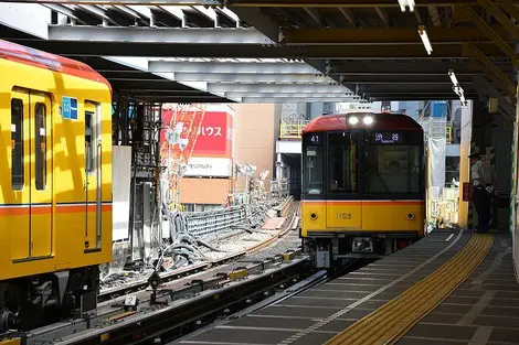 Métro dans la gare de Shibuya