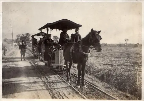 Tram tiré par un cheval