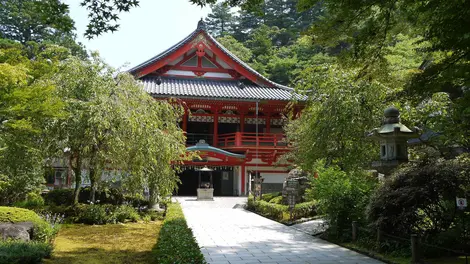 Le Pavillon d’or (Kondō kaō-den) du temple Natadera Le Pavillon d’or (Kondō kaō-den) du temple Natadera