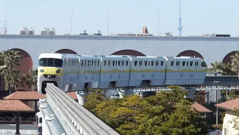 Le monorail de Tokyo Disneyland Le monorail de Tokyo Disneyland