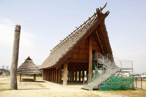 Yayoi-style longhouse Yayoi-style longhouse