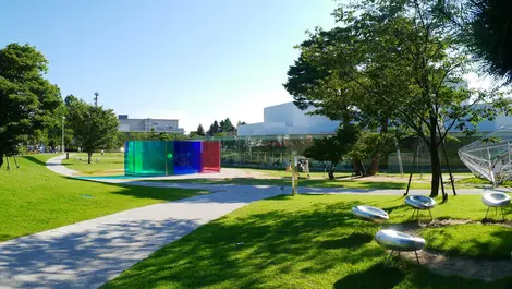 El museo de arte de contemporáneo del siglo XXI en Kanazawa El museo de arte de contemporáneo del siglo XXI en Kanazawa