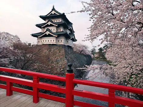 Le château d'Hirosaki Le château d'Hirosaki