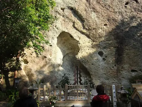 sepulture-izanami-hananoiwaya-jinja sepulture-izanami-hananoiwaya-jinja