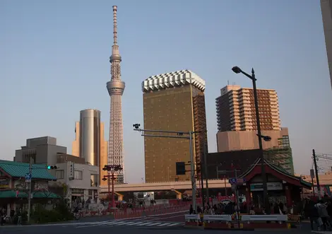La Skytree vue depuis Asakusa La Skytree vue depuis Asakusa