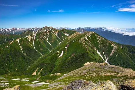 El monte Ōtensho forma parte del parque natural Chūbu Sangaku, cerca de Nagano El monte Ōtensho forma parte del parque natural Chūbu Sangaku, cerca de Nagano