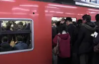 How to Avoid Crowded Trains 