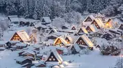 Shirakawago, village typique des Alpes Japonaises classé au patrimoine mondial