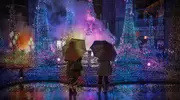 2 femmes devant les illuminations de Noël