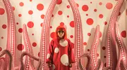 L'artiste contemporaine Yayoi Kusama